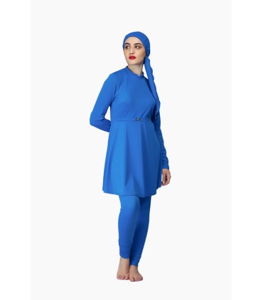 Femme voilée avec accessoire - bleu captain