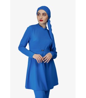 Femme voilée avec accessoire - bleu captain