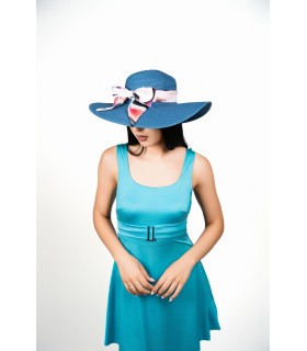 Chapeau bleu - grand papillon - iris